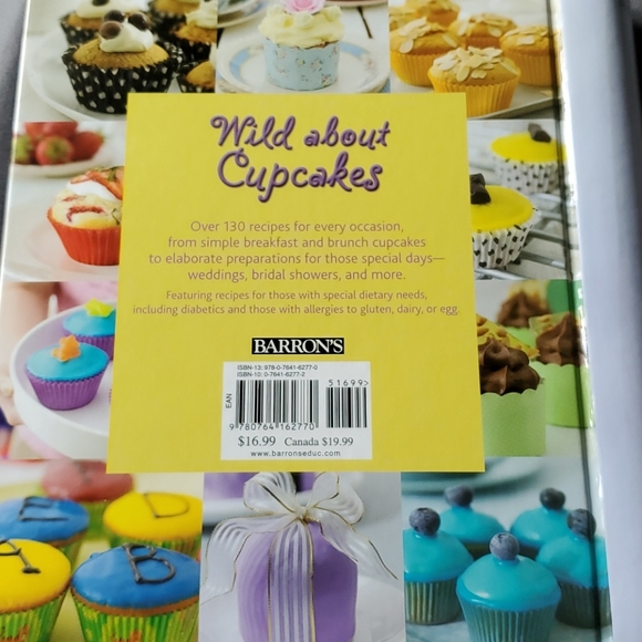 Wild about Cupcakes recipe book - Picture 2 of 4